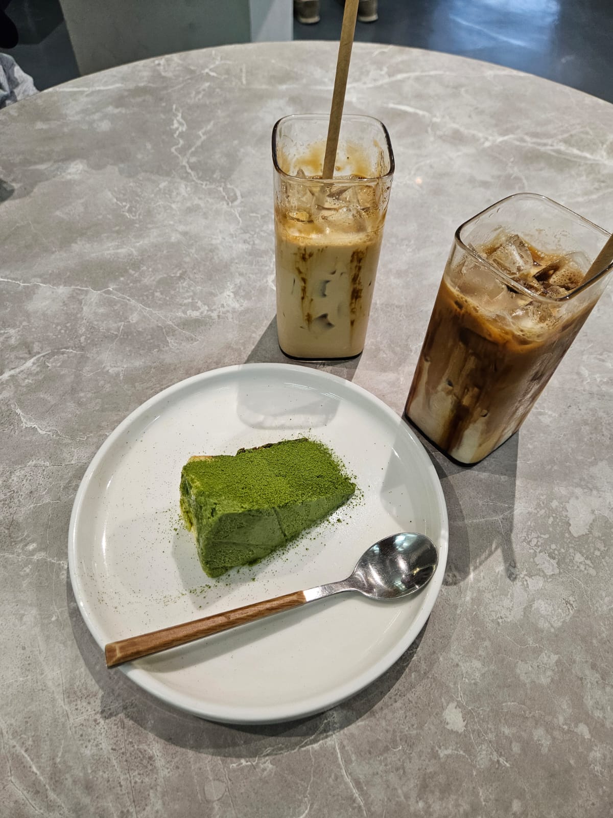Dirty Matcha Latte! 🍵🤎